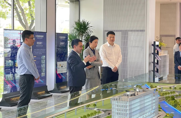 溫州市委統(tǒng)戰(zhàn)部副部長、市工商聯(lián)黨組書記錢素文一行蒞臨文昌里科創(chuàng)灣調(diào)研指導(dǎo)